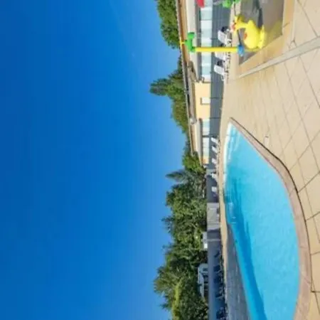 Campsite Chez Audrey C21 *