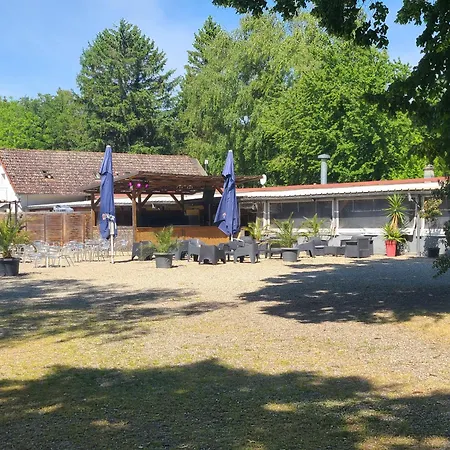 Campsite Chez Audrey C21 *